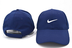 Nike Gorra [Ref. 17]